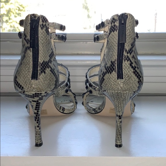 BCBG 7.5 snakeskin gray and white 3 inch heels - Picture 3 of 3